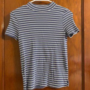 Ribbed striped mock neck shirt
